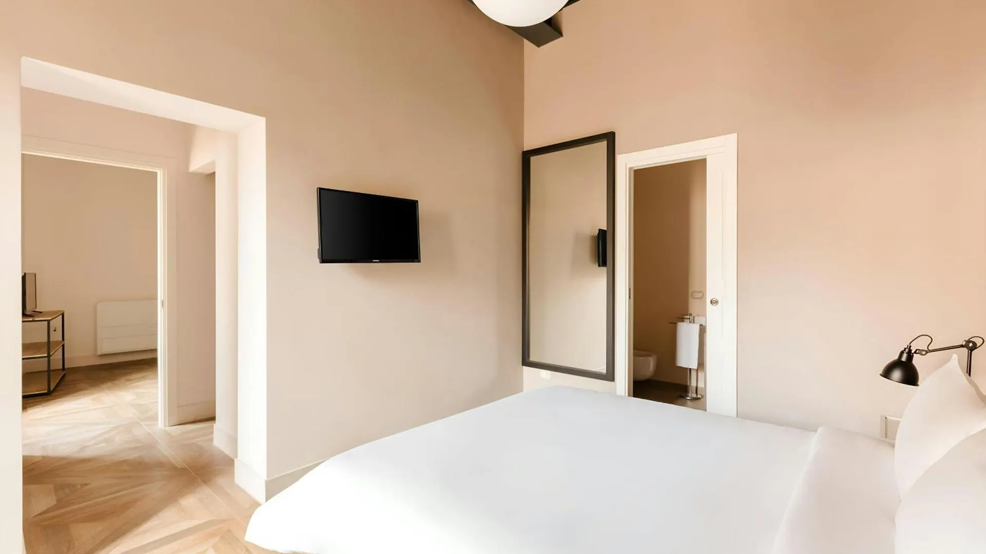 רומא Sonder By Marriott Bonvoy Barberini Apartments Piazza Barberini מלון דירות
