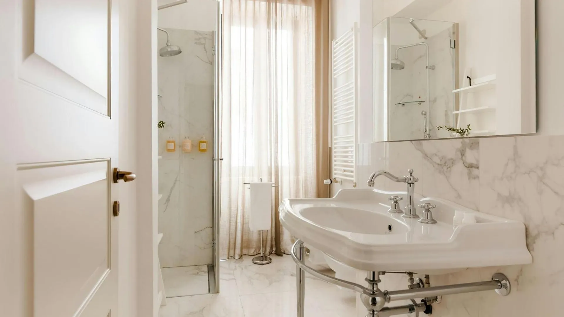 Sonder By Marriott Bonvoy Barberini Apartments Piazza Barberini Rome