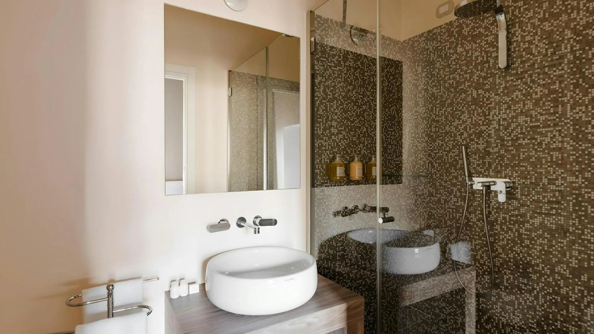 Sonder By Marriott Bonvoy Barberini Apartments Piazza Barberini Rome Italië